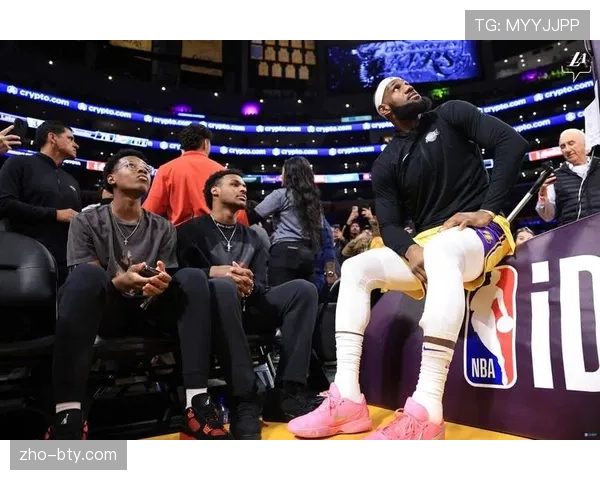 帕金斯与詹杜威断交，詹姆斯因布朗尼问题与媒体关系紧张